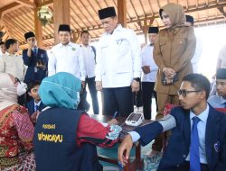 Wamenag RI Pantau Langsung Pelaksanaan Cek Kesehatan Gratis di Kabupaten Sidoarjo