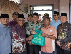 Bupati Sidoarjo Subandi Sidak RTLH di Prambon, Dua Rumah Warga Simogirang Langsung Direnovasi